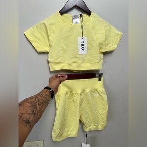Aybl Adapt Seamless Set NWT